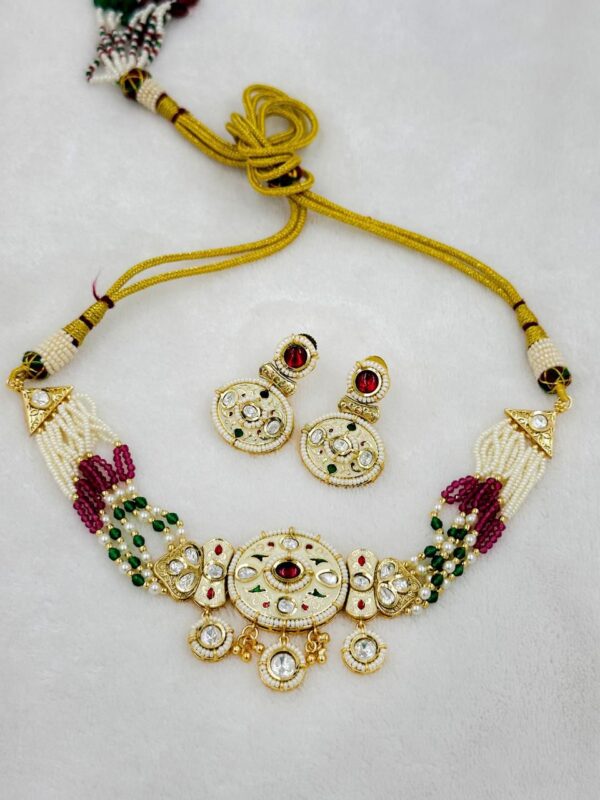 Round Statement Kundan Set