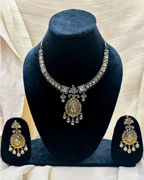 Kundan gold necklace set